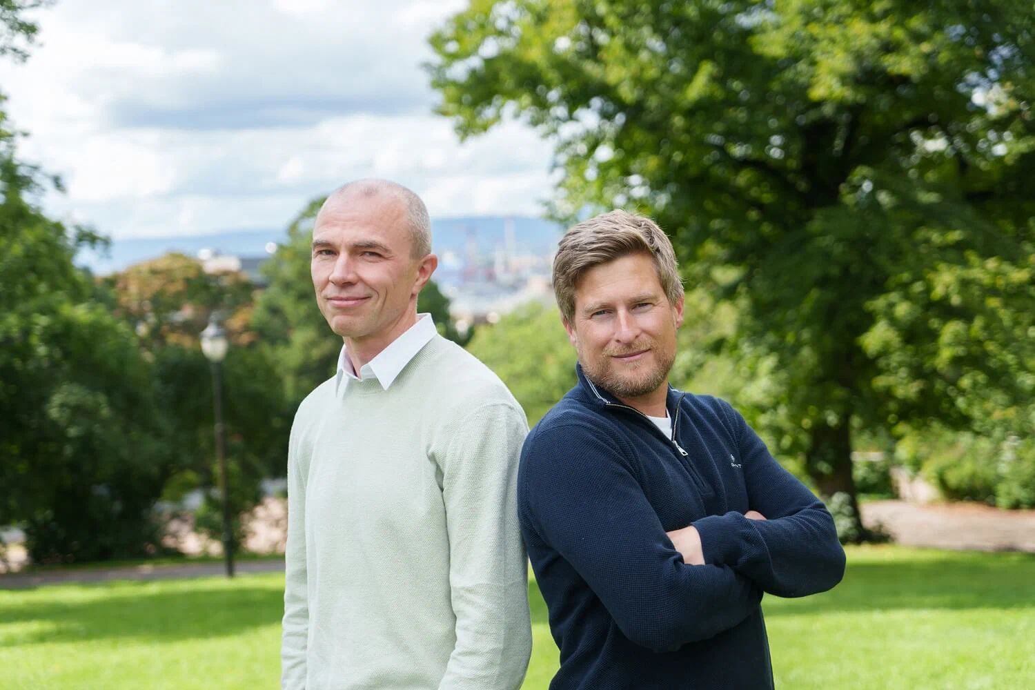 Eystein T. Kleivenes works as a data architect in the grocery industry, while Magne Bakkeli is the head of the consulting firm Glitni. Photo: Birger Midtlid
